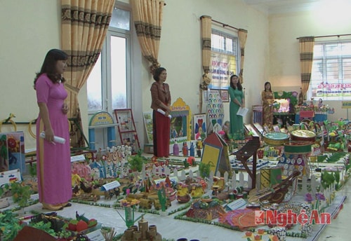 TX Cửa Lò: Thi triển lãm "Tranh vẽ của bé" và "đồ dùng, đồ chơi tự làm của giáo viên"