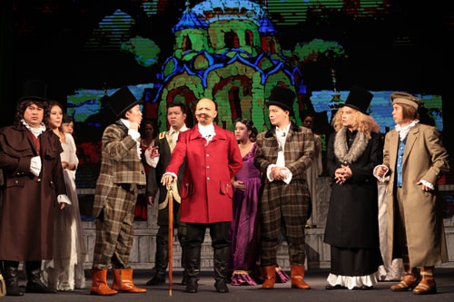 Tù oan, nạn tham nhũng, ý tưởng bỏ môn Sử lên sân khấu kịch