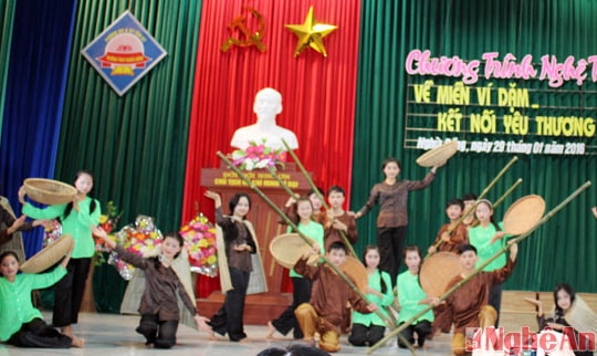 "Về miền ví giặm - Kết nối yêu thương"