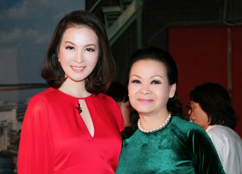 Ngắm nhan sắc trẻ trung của Thanh Mai bên giọng hát Khánh Ly