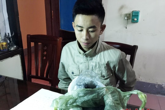 Bắt hai thanh niên buôn thuốc pháo
