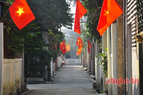 Hình ảnh Thành Vinh trầm mặc ngày mùng 1 Tết