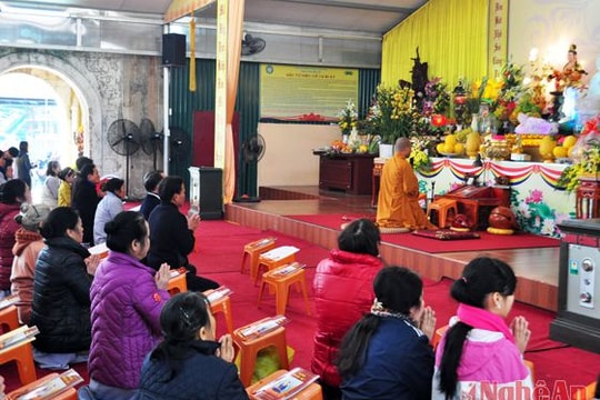 Nét đẹp văn hóa tâm linh, đi lễ chùa vào ngày mông 1 Tết