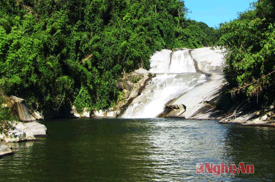 Kỳ thú thác nước 7 tầng ở vùng lõi rừng Pù Hoạt