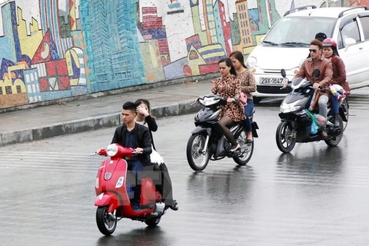 Xử lý lái xe đi đầu trần, uống quá chén, đua tốc độ dịp Tết