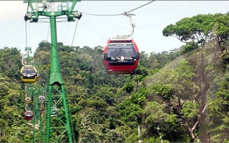 Nắng ấm, các điểm vui chơi ở miền Trung thu hút đông du khách