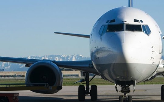 Mỹ có thể cấm mang smartphone và tablet lên máy bay