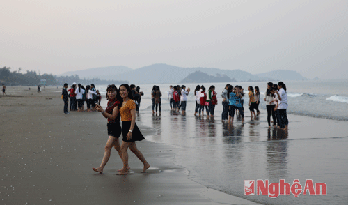 Đầu năm, nhiều đoàn khách du lịch đến Cửa Lò