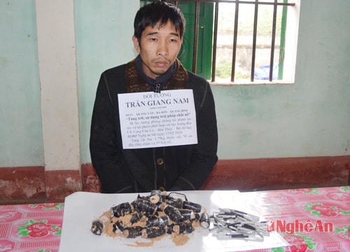 Bắt giữ đối tượng tàng trữ, sử dụng trái phép chất nổ