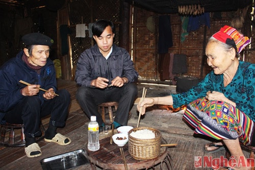 Người Thái ở bản Lau làm du lịch homestay