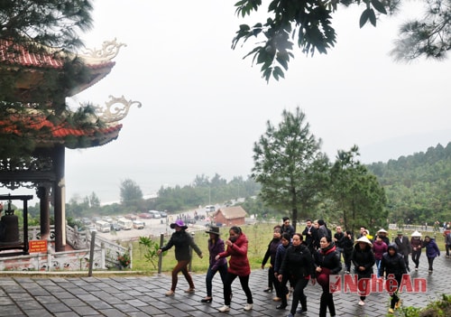 Mỗi ngày hơn 10.000 lượt người viếng mộ Đại tướng