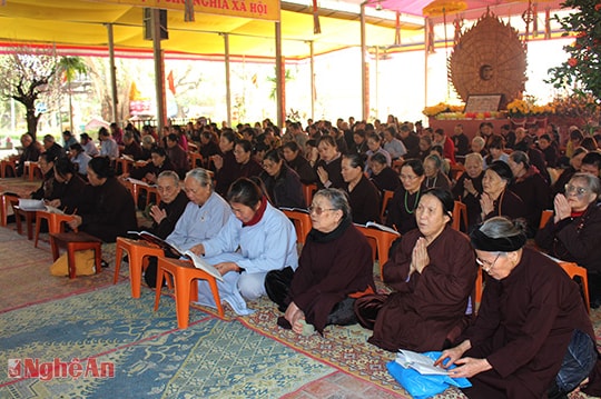 Nô nức đi lễ chùa ngày Rằm tháng Giêng