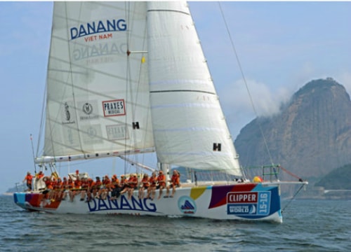 Du khách tham quan miễn phí thuyền buồm quốc tế ở Đà Nẵng
