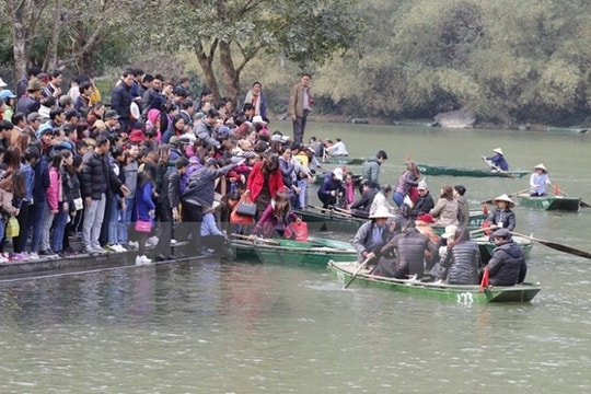 Biển người chen chúc xem đóng "King Kong 2" tại Ninh Bình