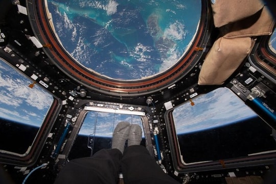 Những bức ảnh "độc" chụp Trái Đất và vũ trụ của nhà du hành Scott Kelly
