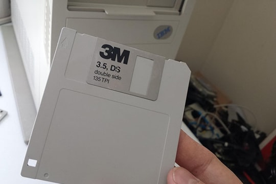 Đĩa mềm "độ" có dung lượng… 128GB