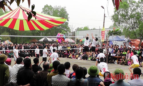 Khai mạc vòng chung kết giải bóng chuyền nam Lễ hội Đền Đức Hoàng