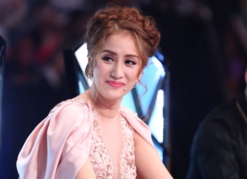 Khánh Thi bật khóc khi nhắc đến tình cũ với Chí Anh