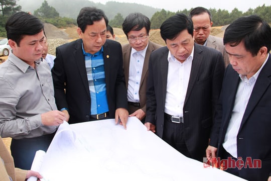 Chủ tịch UBND tỉnh kiểm tra tiến độ đường du lịch sinh thái núi Đại Huệ