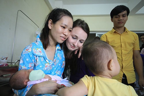 Tại sao phụ nữ mang thai không nên đi máy bay?