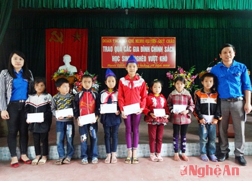 Tuổi trẻ Quỳ Châu – Quỳ Hợp phối hợp tổ chức Chương trình Tháng 3 biên giới