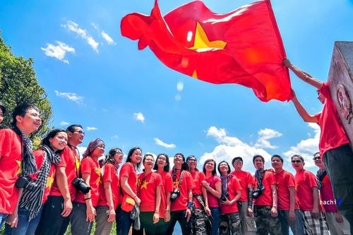 Chinh phục những đỉnh cao đặc biệt ở biên giới Việt Nam