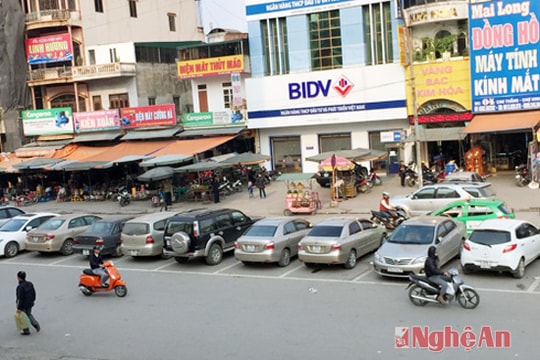 Nghệ An dừng thu phí đỗ xe trên đường Cao Thắng