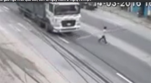 Pha sang đường liều mạng ở Nghệ An sôi sục cộng đồng