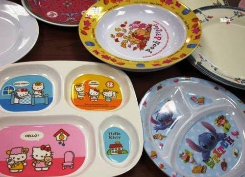 Chén dĩa nhựa melamine Trung Quốc bị cảnh báo chứa hóa chất độc hại
