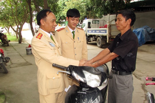 Công an Yên Thành trả lại mô tô cho 3 người bị mất cắp