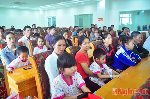 Nghệ An: Phẫu thuật miễn phí cho 40 trẻ khuyết tật vận động