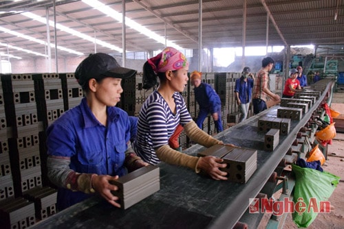 Nghệ An: Gần 12.000 lao động nông thôn làm trong các cụm công nghiệp