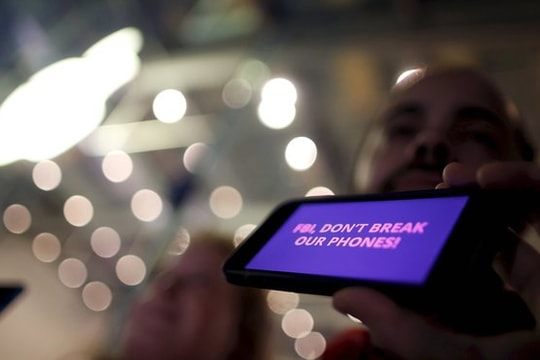 FBI có thể bẻ khóa Iphone mà không cần sự trợ giúp của Apple