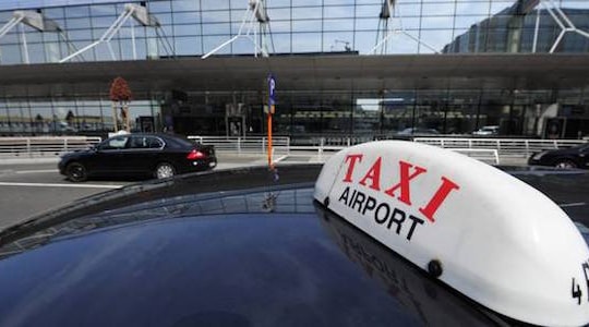 Ơn trời vì hãng taxi hiểu sai ý của bọn khủng bố