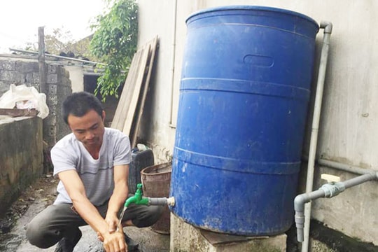 Người dân băn khoăn, lo lắng về việc tăng giá nước