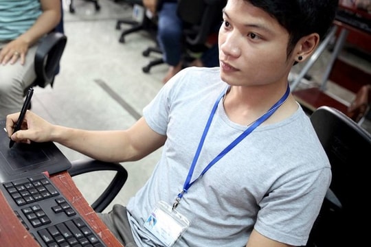 9X xứ Nghệ thiết kế đồ họa cho công ty Nhật, có giọng hát "ngọt" như ca sĩ