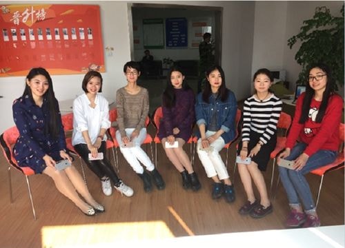 Trào lưu khoe chân thon bằng Iphone 6 ở Trung Quốc