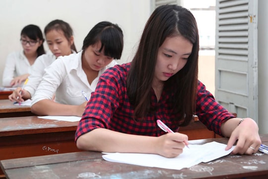 Kỳ thi THPT Quốc gia: Tranh cãi đề xuất bỏ phần tự luận môn tiếng Anh