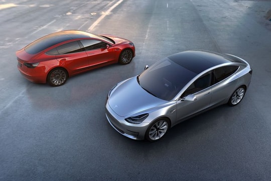 Xe điện Tesla Model 3 gây sốt trên toàn thế giới