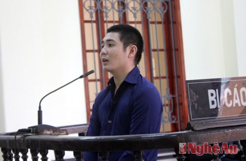 Kẻ tưới xăng đốt làm vợ con chết được áp dụng tình tiết giảm nhẹ