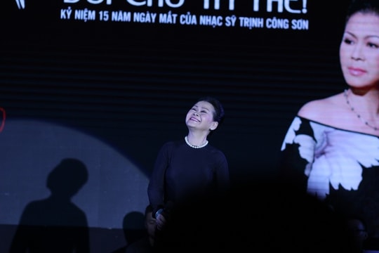 Khánh Ly nguyên vẹn những nồng nàn với tình khúc nhạc Trịnh