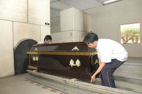 Sử dụng dịch vụ hỏa táng được hỗ trợ chi phí hỏa táng, vận chuyển