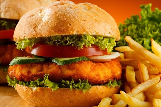 Ăn nhiều chất béo về đêm dễ bị viêm mạn tính