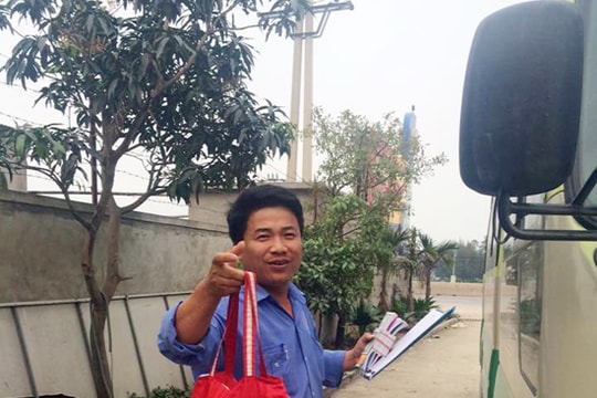 Trả lại 9 triệu đồng cho hành khách đi xe buýt bỏ quên