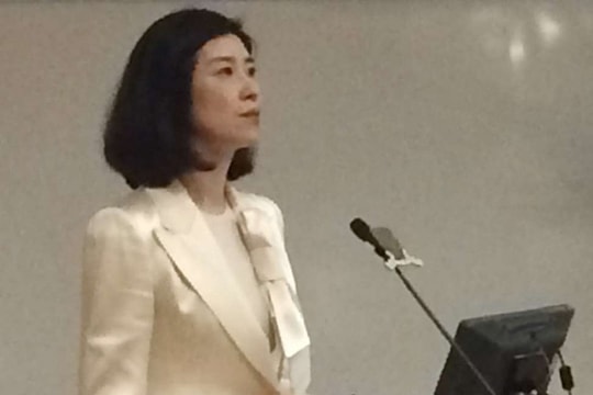 Chân dung nữ phiên dịch cho các lãnh đạo Trung Quốc