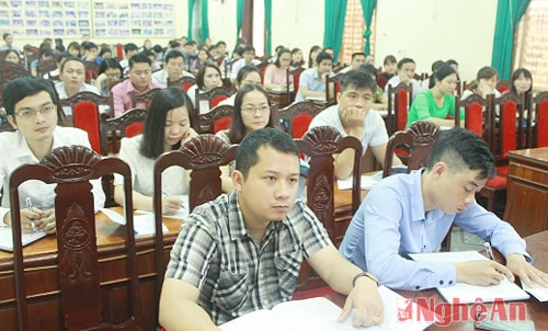 Hơn 80 đoàn viên ưu tú học lớp cảm tình Đảng