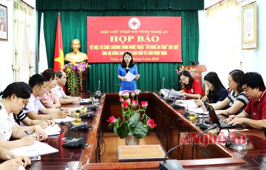 Họp báo tổ chức chương trình nghệ thuật " Xứ Nghệ ân tình"