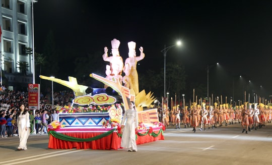 Lễ hội văn hóa dân gian đường phố Việt Trì năm 2016