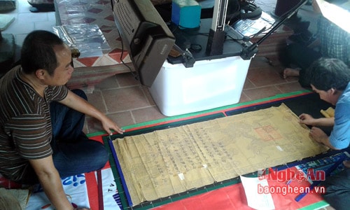 Thư viện Quốc gia Hồ Chí Minh tổ chức số hóa tài liệu Hán – Nôm tại Đô Lương