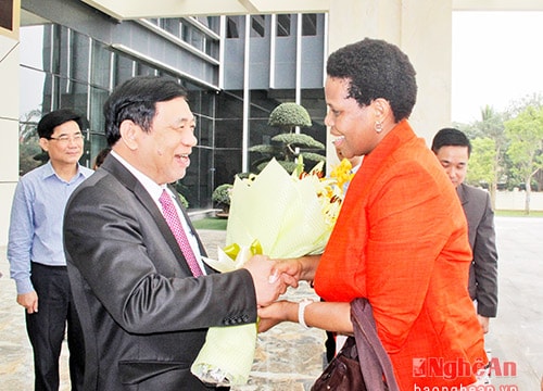 Đại sứ quán Cộng hòa Nam Phi thăm và làm việc tại Nghệ An